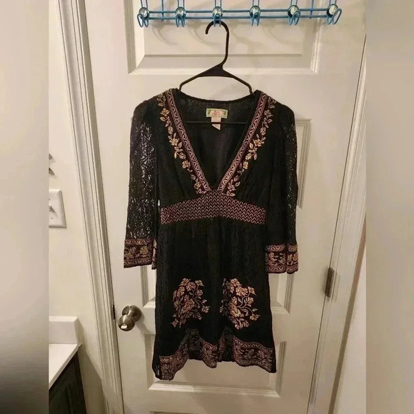 Flying Tomato Dress Size M Black Boho V Neck Midi 3/4 Sleeve - Picture 1 of 3